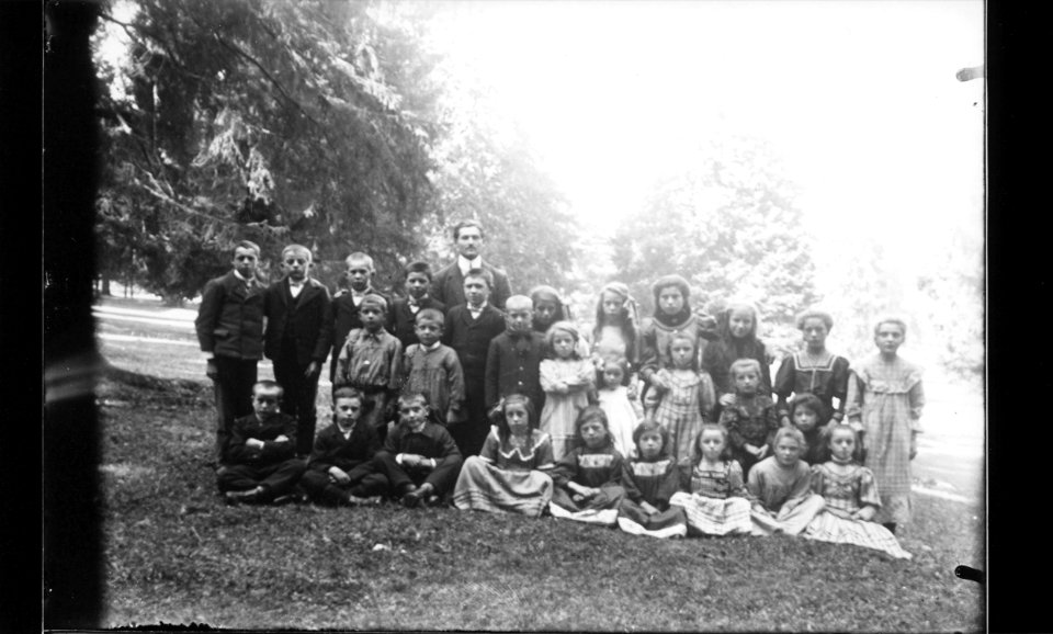 ArCJ - Les Bois, Groupe - 137 J 296 b