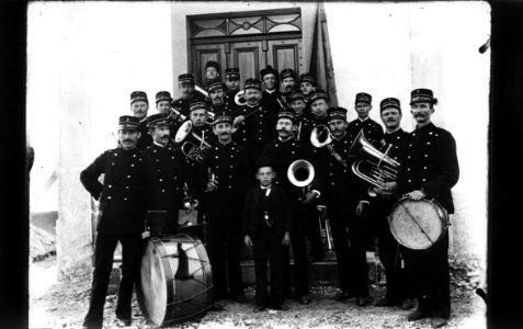 ArCJ - Les Bois, Groupe - 137 J 1292 b