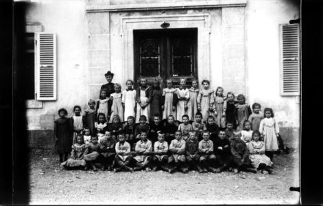 ArCJ - Les Bois, Groupe - 137 J 1315 b