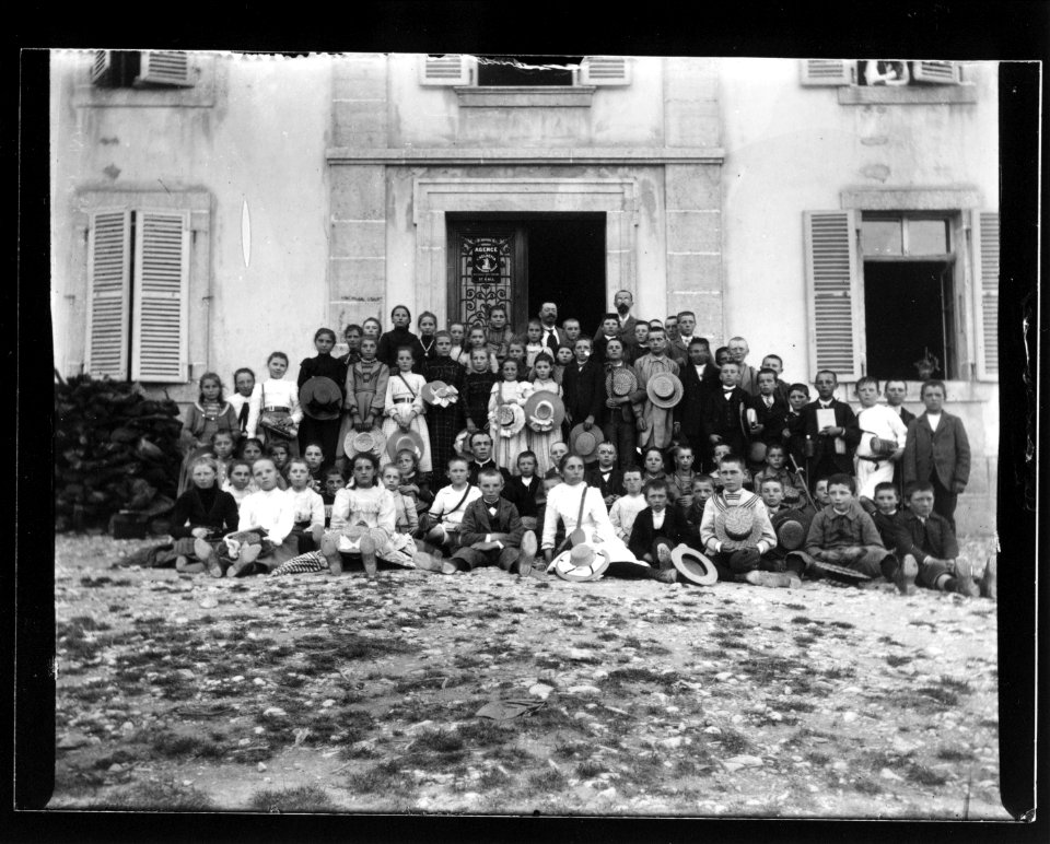 ArCJ - Les Bois, Groupe - 137 J 1346 a