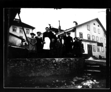 ArCJ - Les Bois, Groupe - 137 J 1392 a