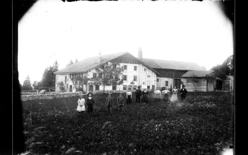 ArCJ - Les Bois, La Large Journée, Maison - 137 J 1324 b