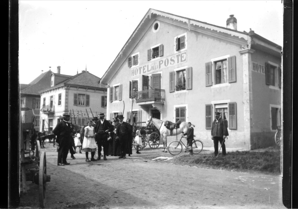 ArCJ - Les Bois, Hôtel de la Poste - 137 J 2621 a