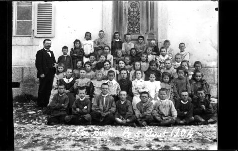 ArCJ - Les Bois, Groupe - 137 J 225 b