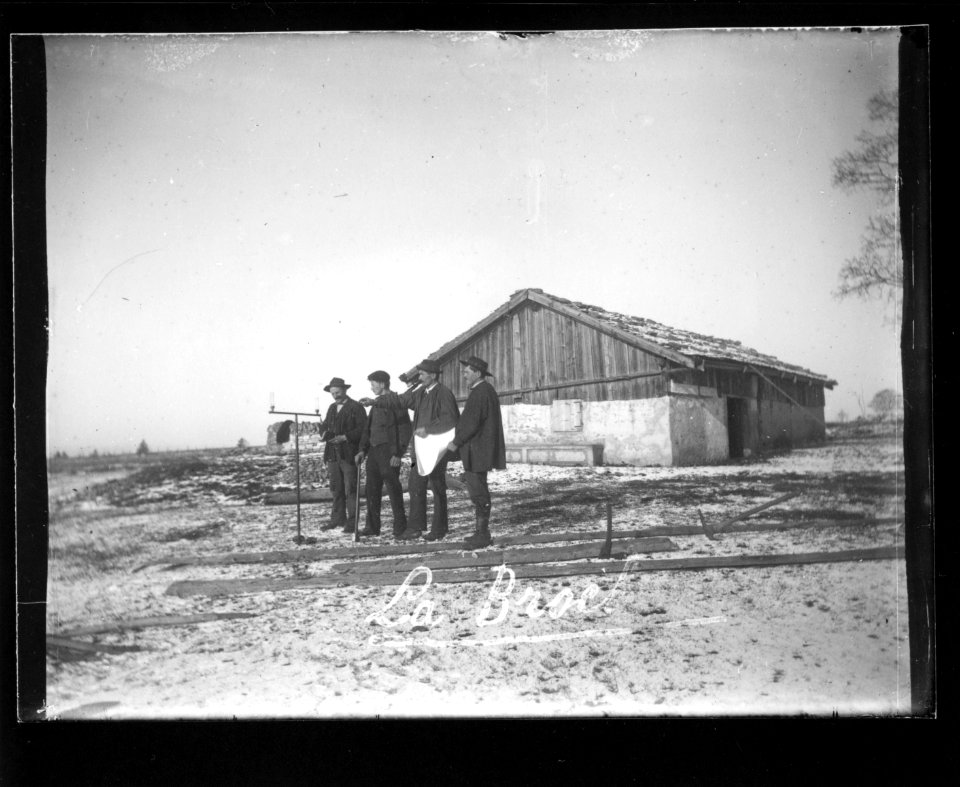 ArCJ - Les Bois, La Broche, Maison - 137 J 767 a