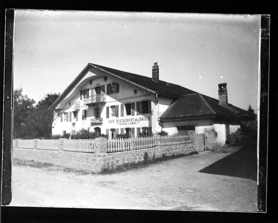 ArCJ - Les Bois, La Chaux d'Abel, Restaurant du Raisin - 137 J 1541 a