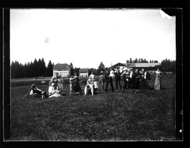 ArCJ - Les Bois, La Large Journée, Groupe - 137 J 1567 a