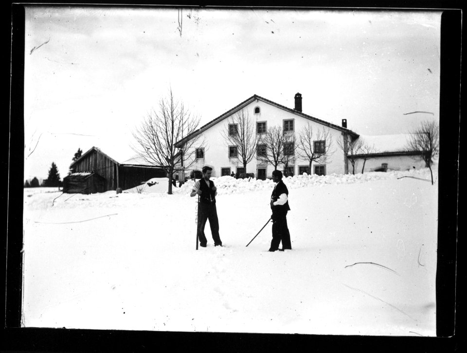 ArCJ - Les Bois, La Large Journée, Maison - 137 J 735 a