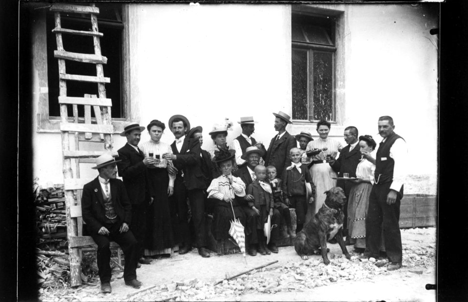 ArCJ - Les Bois, Le Cerneux Godat, Groupe - 137 J 336 b