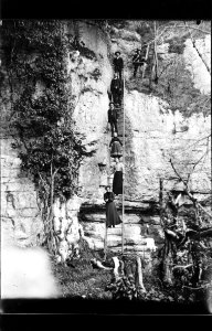 ArCJ - Les Bois, Les Echelles de La Mort, Groupe - 137 J 55 b