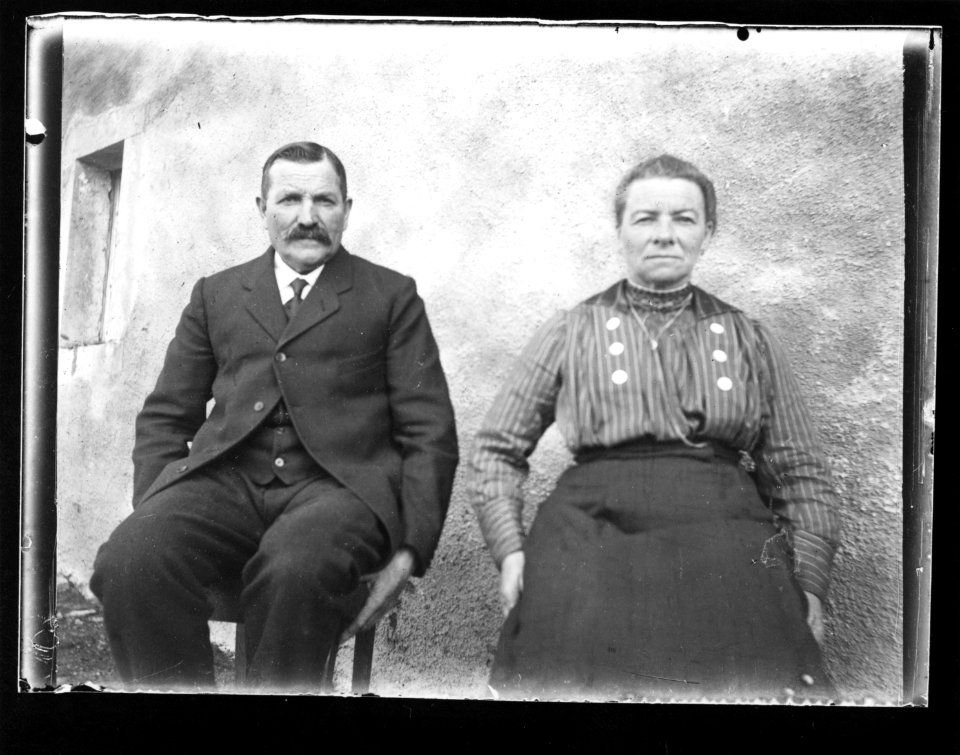 ArCJ - Les Bois, Les Murs, Couple - 137 J 1499 a