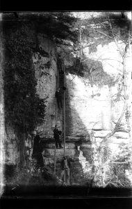 ArCJ - Les Bois, Les Echelles de La Mort, Groupe - 137 J 87 b