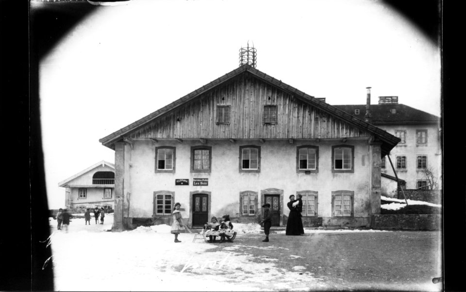 ArCJ - Les Bois, Poste - 137 J 1263 b
