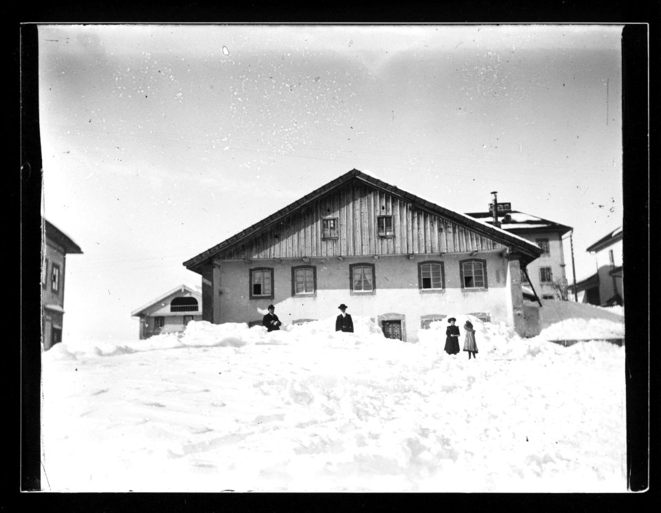 ArCJ - Les Bois, Poste - 137 J 827 a