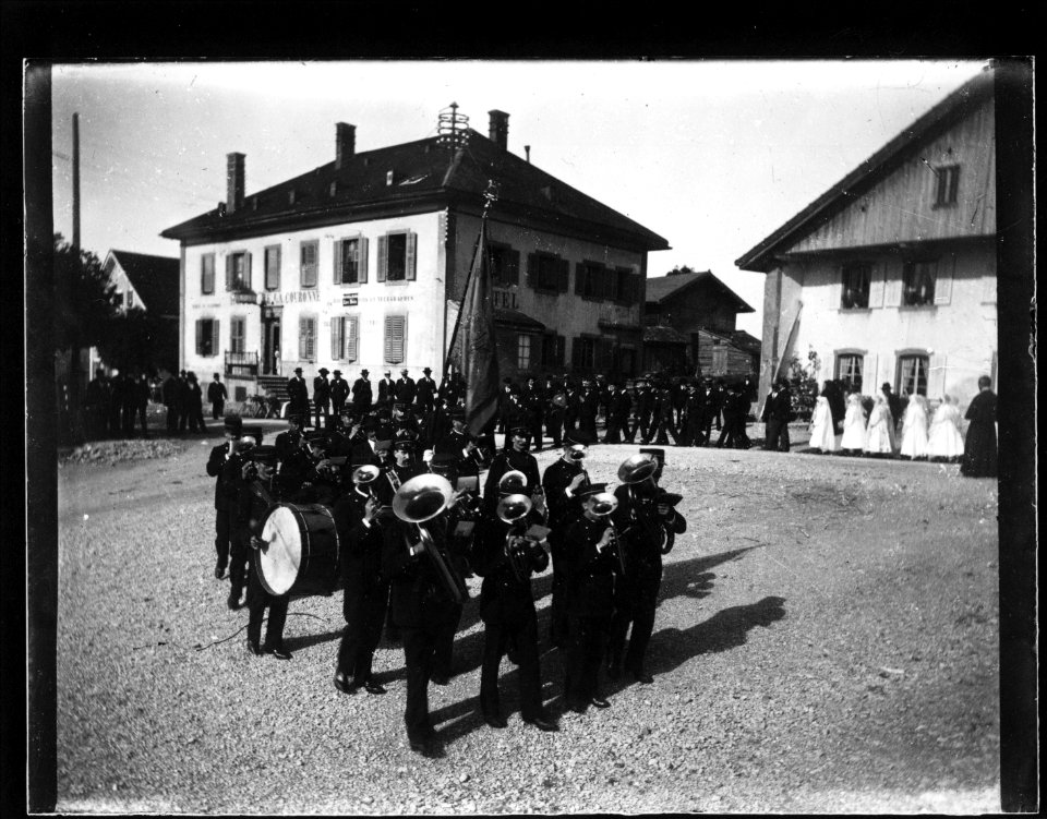 ArCJ - Les Bois, Procession - 137 J 2147 a