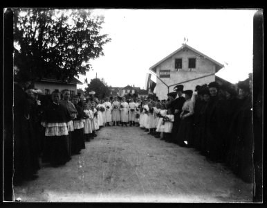 ArCJ - Les Bois, Procession - 137 J 600 a