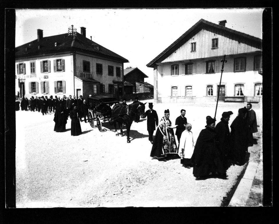 ArCJ - Les Bois, Procession - 137 J 2384 a