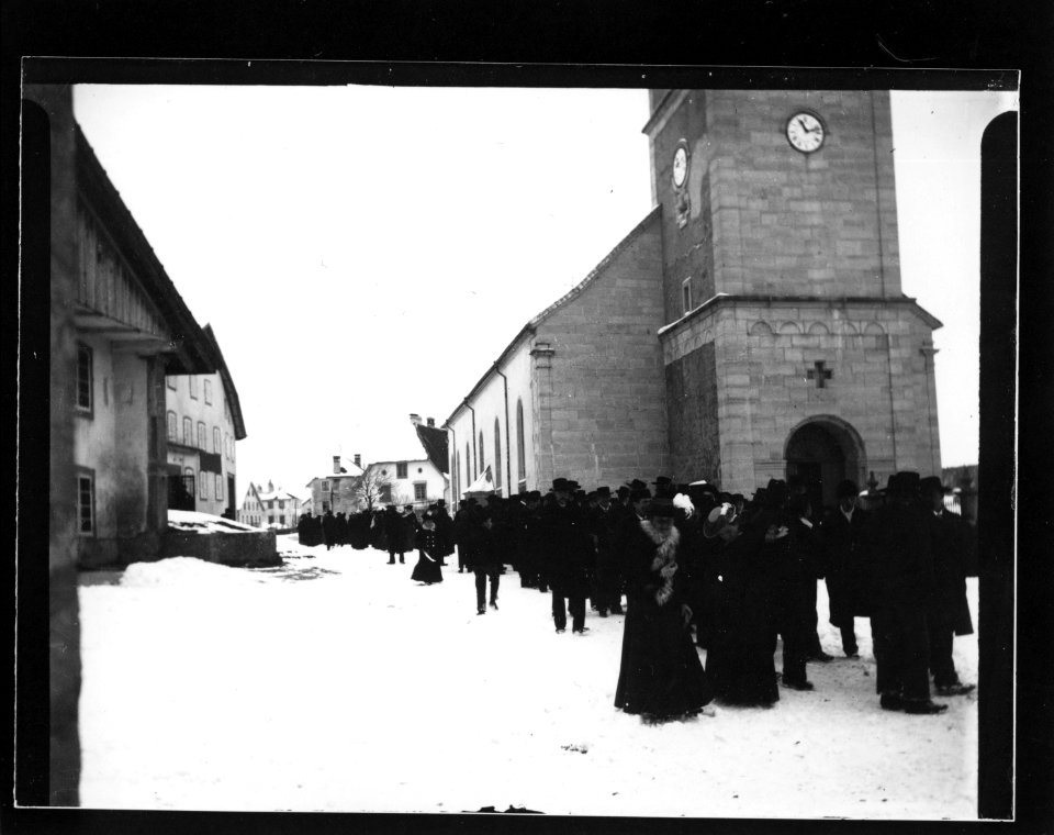ArCJ - Les Bois, Procession - 137 J 872 a