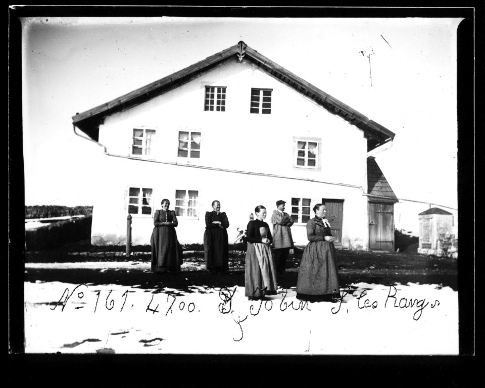 ArCJ - Les Bois, Sous les Rangs, Maison - 137 J 2184 a