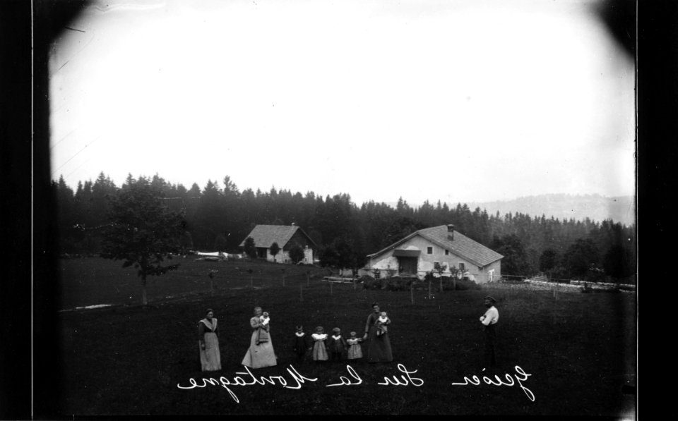 ArCJ - Les Bois, Sur la Montagne, Deux maisons - 137 J 314 b
