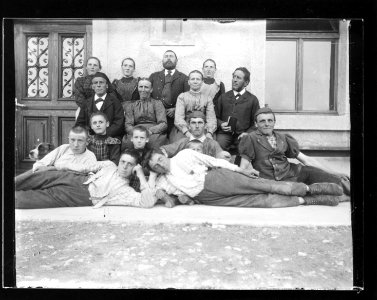 ArCJ - Les Bois, Sur la Montagne, Famille - 137 J 1426 a