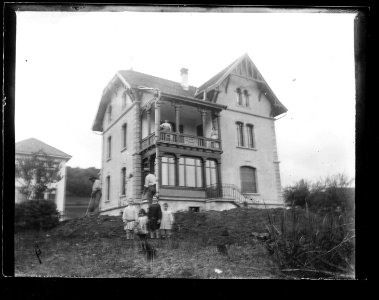 ArCJ - Maison - 137 J 1697 a