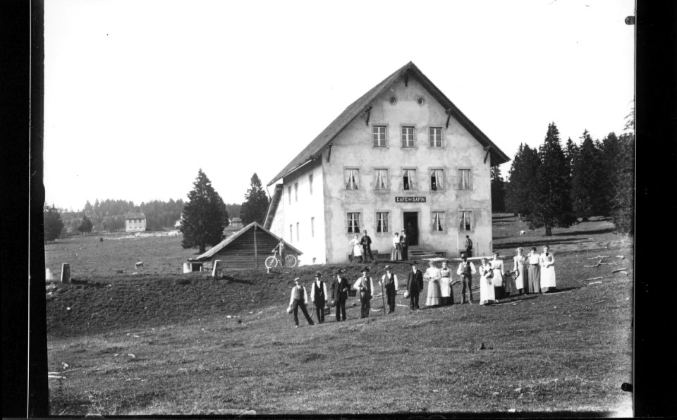 ArCJ - Muriaux, Le Cerneux Veusil, Café du Sapin - 137 J 1579 b