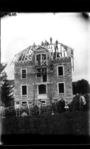 ArCJ - Maison en construction - 137 J 1606 b