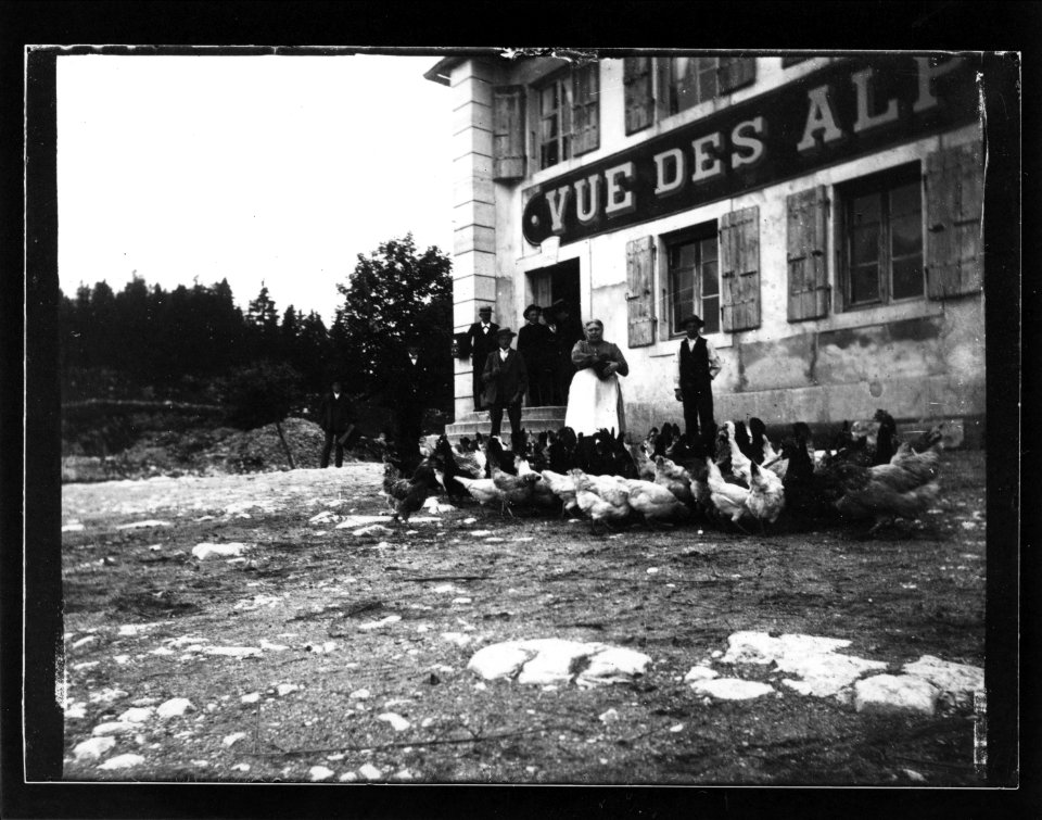 ArCJ - NE-La Chaux-de-Fonds, Vue des Alpes, Groupe - 137 J 1571 a