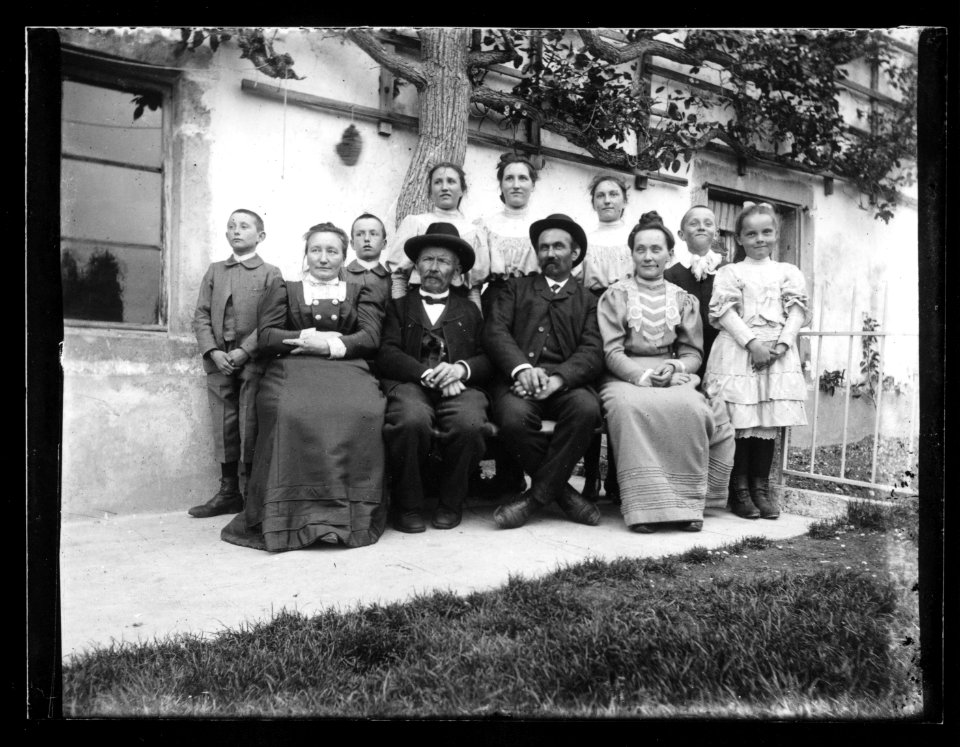 ArCJ - Muriaux, Les Emibois, Famille - 137 J 627 a