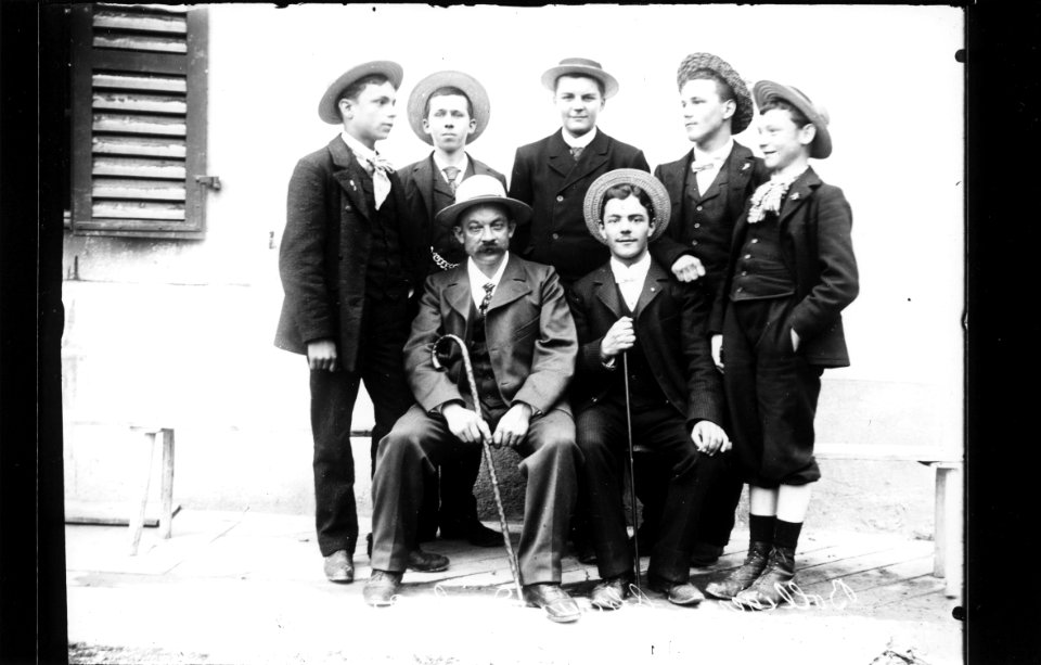ArCJ - NE-La Chaux-de-Fonds, Groupe - 137 J 331 b