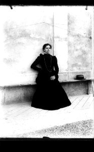 ArCJ - Portrait femme - 137 J 1230 b