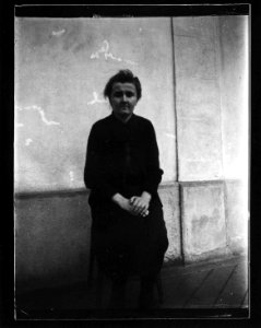 ArCJ - Portrait femme - 137 J 402 a