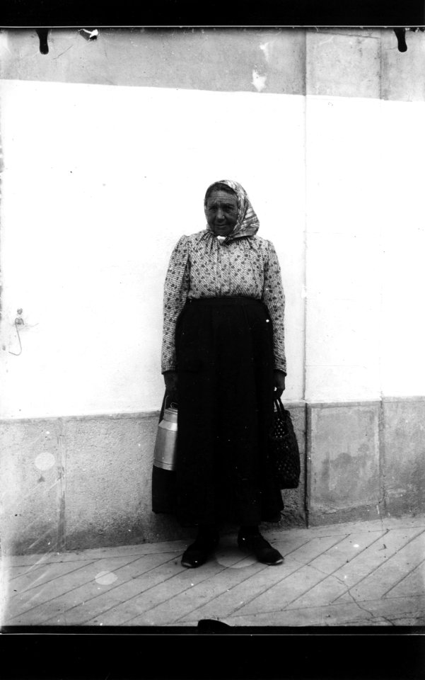 ArCJ - Portrait femme - 137 J 280 b
