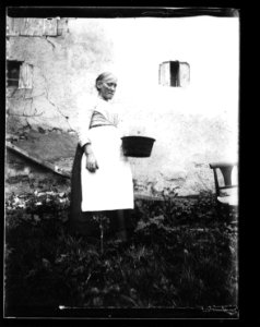 ArCJ - Portrait femme - 137 J 942 a