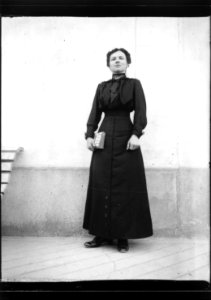 ArCJ - Portrait femme - 137 J 2796 a