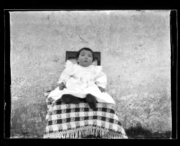 ArCJ - Portrait, enfant - 137 J 1105 a