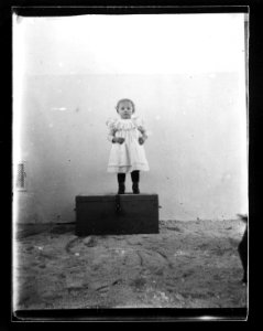 ArCJ - Portrait, enfant - 137 J 609 a