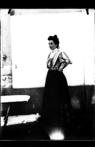 ArCJ - Portrait femme - 137 J 362 b