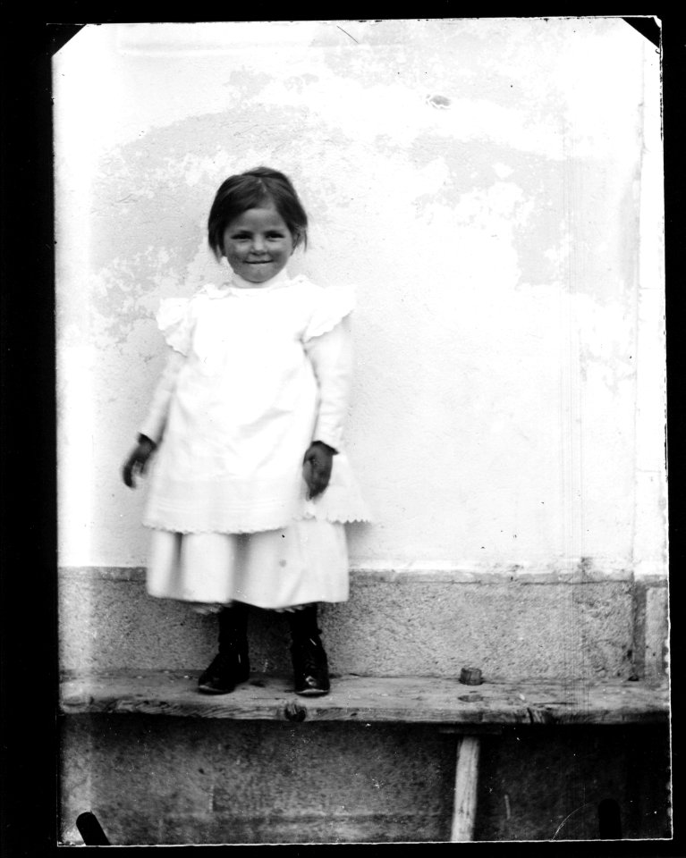 ArCJ - Portrait, fille - 137 J 1066 a