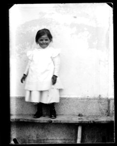 ArCJ - Portrait, fille - 137 J 1066 a