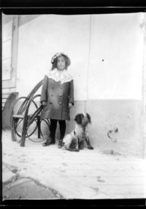 ArCJ - Portrait, fille - 137 J 3030 a