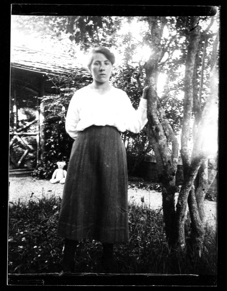 ArCJ - Portrait femme - 137 J 415 a