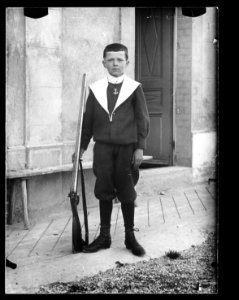 ArCJ - Portrait, garçon - 137 J 1065 a