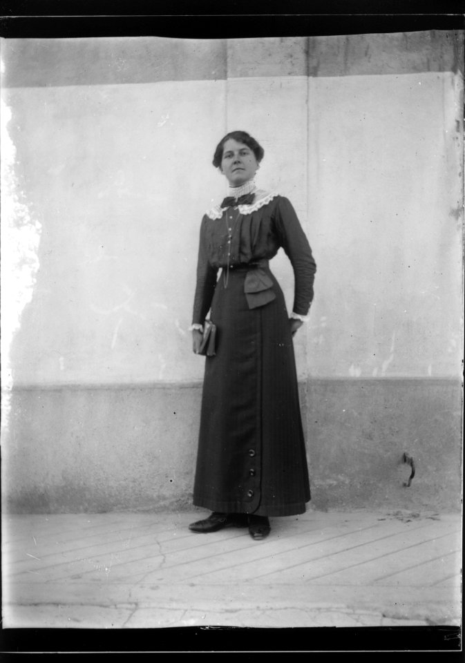 ArCJ - Portrait femme - 137 J 2798 a