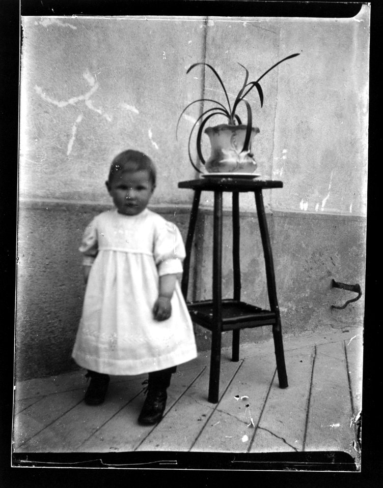 ArCJ - Portrait, enfant - 137 J 1067 a