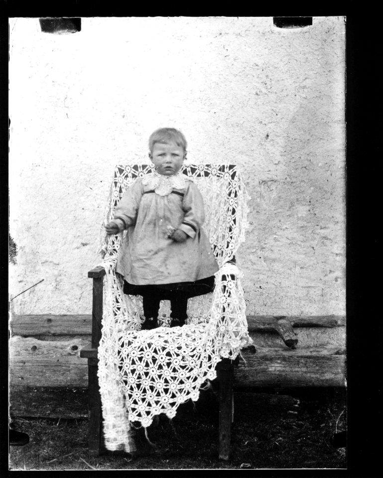 ArCJ - Portrait, enfant - 137 J 1073 a