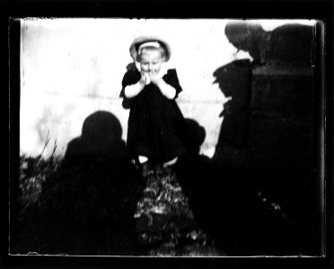 ArCJ - Portrait, enfant - 137 J 1056 a