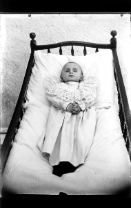 ArCJ - Portrait, enfant - 137 J 1285 b