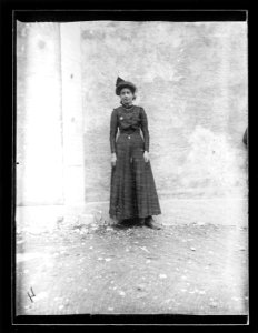 ArCJ - Portrait femme - 137 J 387 a